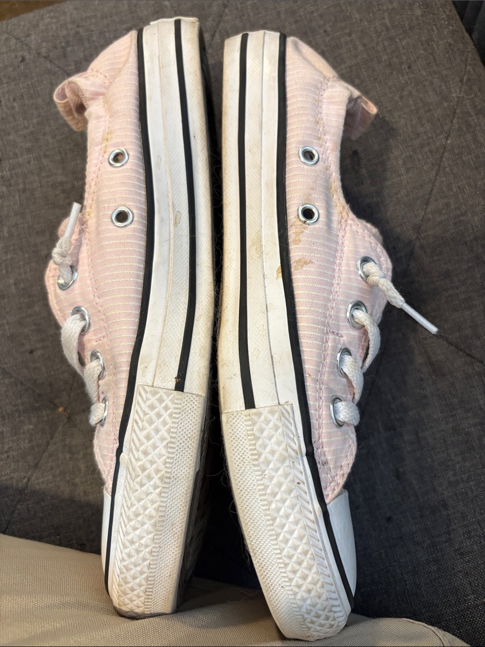 Pink slip on Converse - Picture 5 of 11